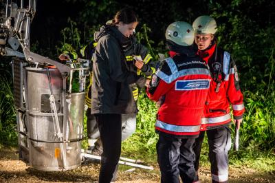 Schwaebisch Gmuend: Mindestens 2 Tote bei Unwetterlage - 21 Menschen aus ueberschwemmter Waldgaststaette gerettet - Hilfsorganisationen im Dauereinsatz